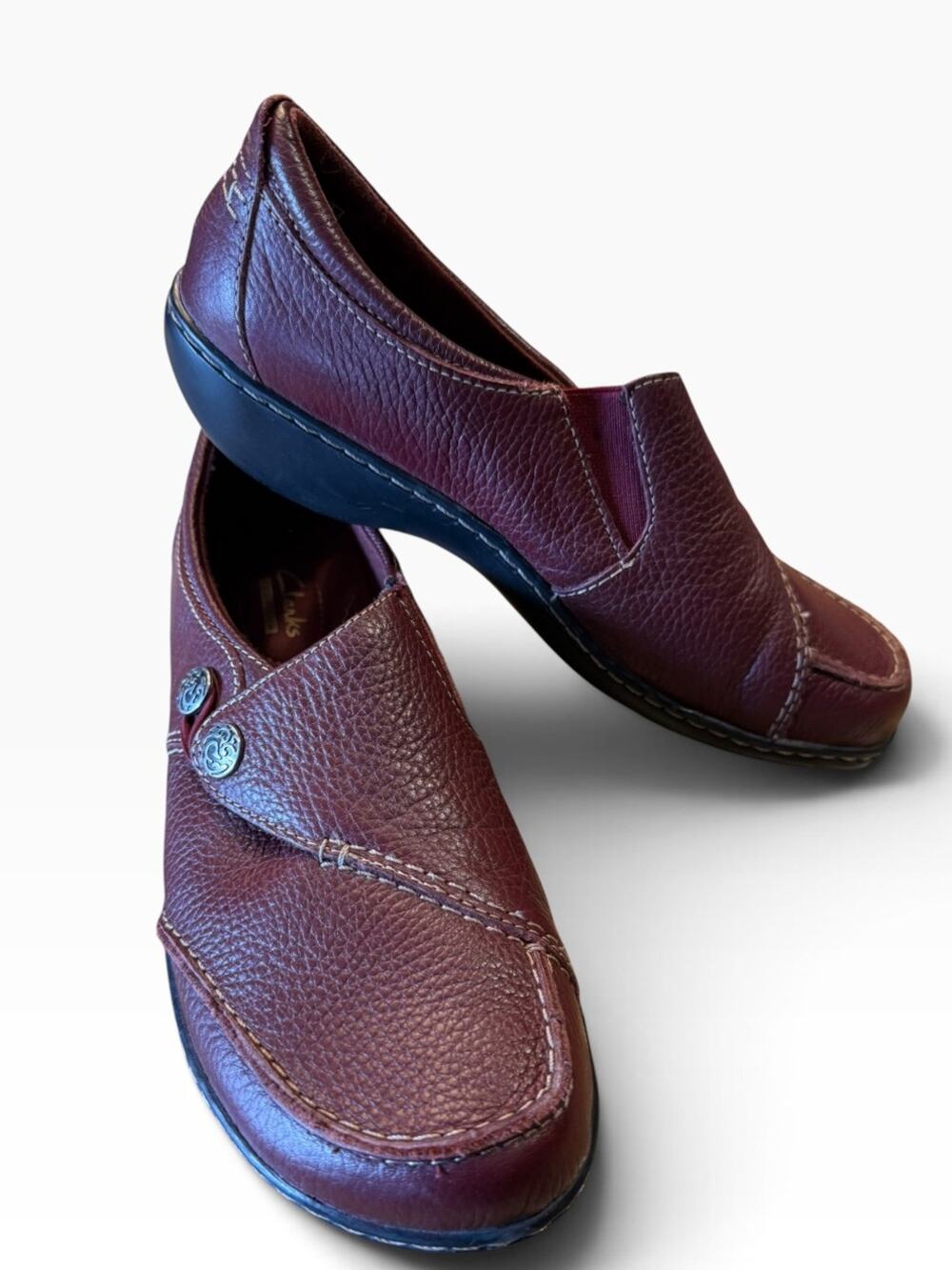 Clarks Collection Women’s 9.5 Casual Slip-On Leather Loafers in Burgundy